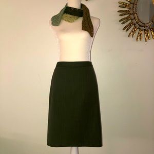 Ann Taylor brown herringbone pattern pencil skirt. Size 4.